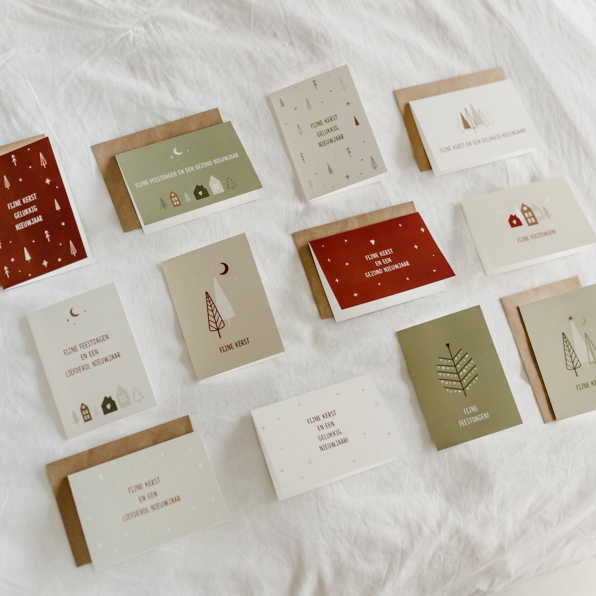 12 hippe gekleurde kerstkaartjes